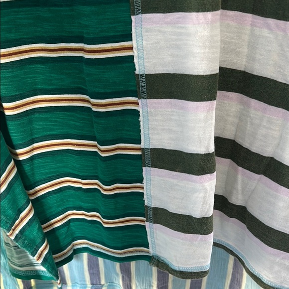 Striped Colorblock T-Shirt - Picture 4 of 4